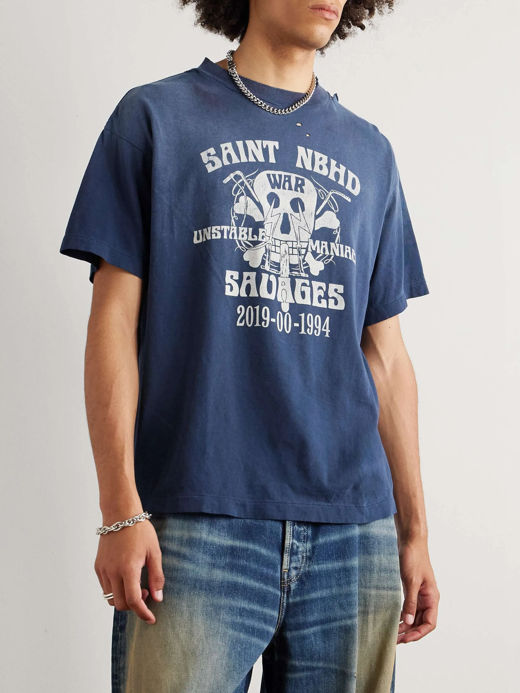 SAINT Mxxxxxx × NEIGHBORHOOD STHD . SS TEE SAINT NBHD/NVY NBHD Takizawa Shinsuke SAINT HOOD joint project Skeleton lightning destruction TEE Washed blue S-XL OE yarn tube weaving without side seam fabric Re-washed to make it distressed Cut and damaged treatment Ma Liu fading process Printing simulates natural distressed effect Correct version Customized joint main mark/wash mark/angel mark